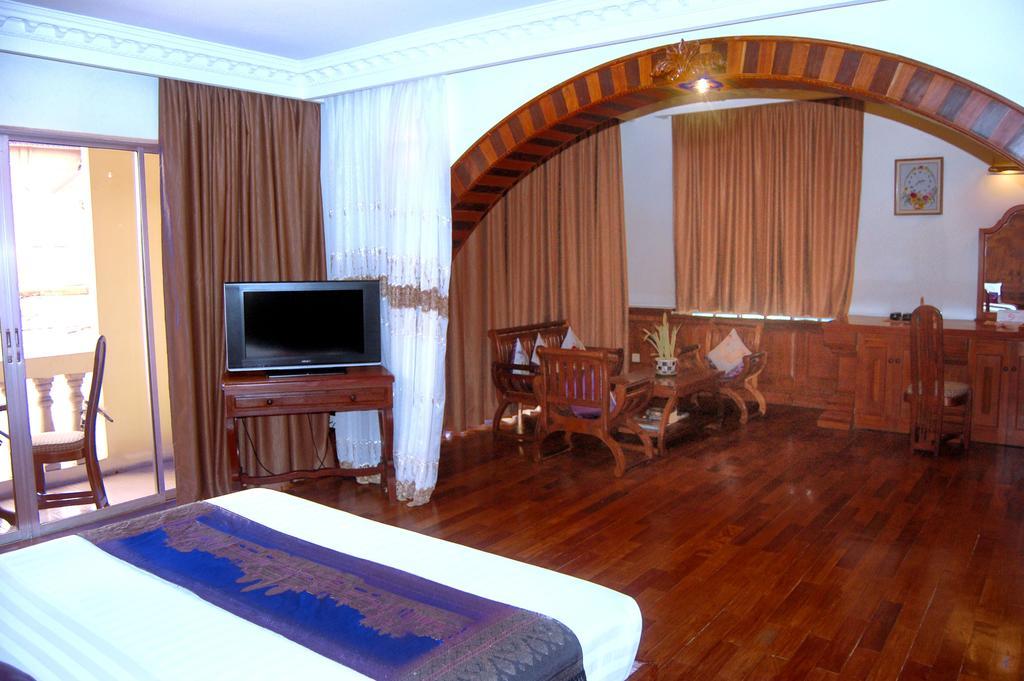 Goldiana Angkor Hotel Siem Reap Exterior photo