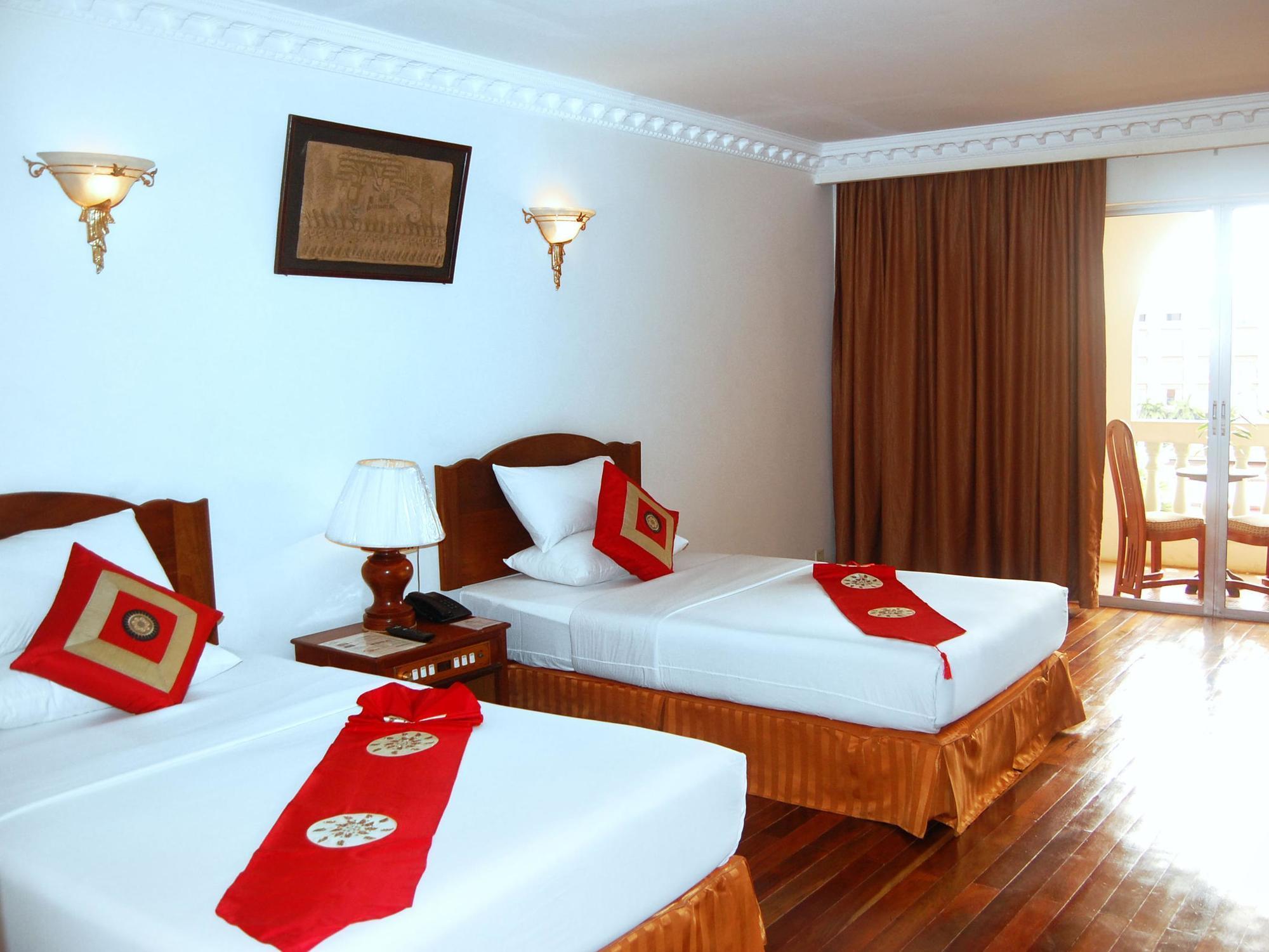 Goldiana Angkor Hotel Siem Reap Exterior photo
