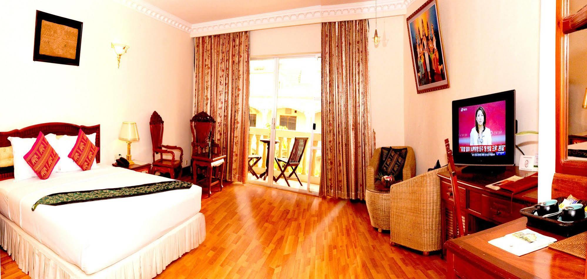 Goldiana Angkor Hotel Siem Reap Exterior photo